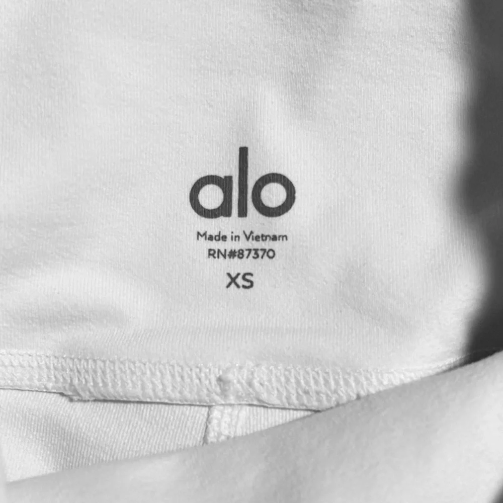 ALO Yoga White Leggings High-Performance Stretch